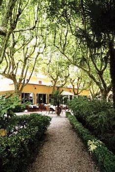 La Touloubre Hotell La Barben Exteriör bild