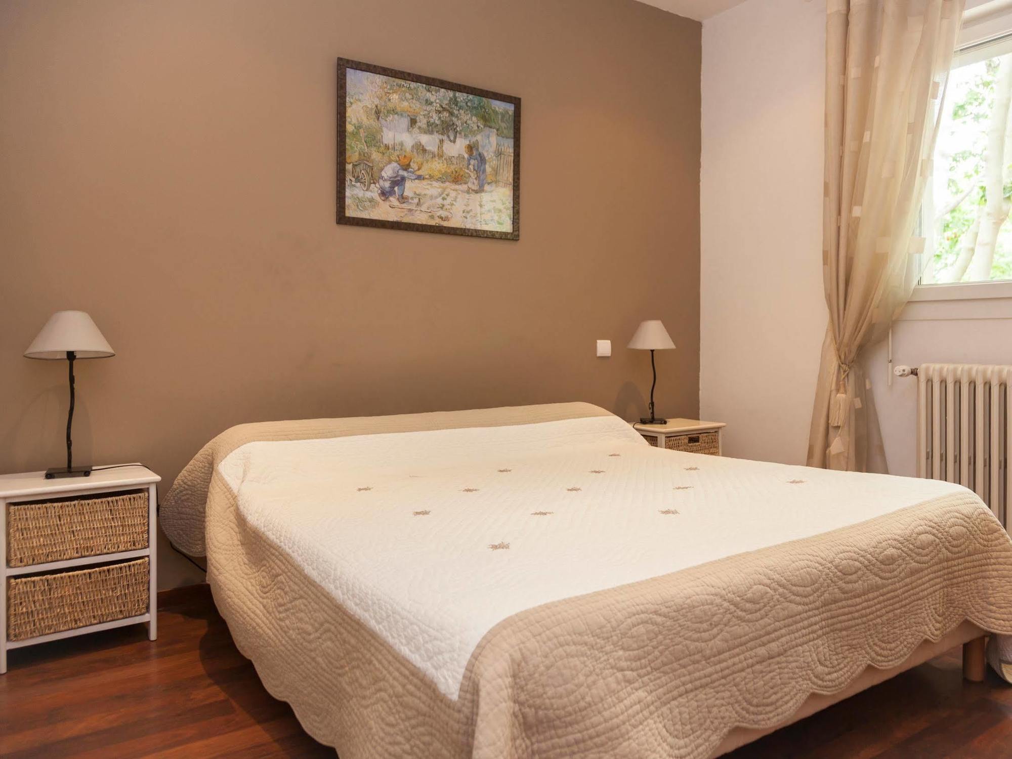 La Touloubre Hotell La Barben Exteriör bild